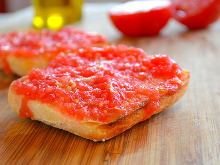Pa amb tomàquet - Pa amb tomaquet recipe step by step